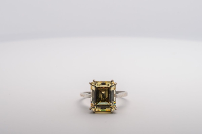 Bague Zircon Jaune de Synthèse Taille Emeraude 12 x 10 mm