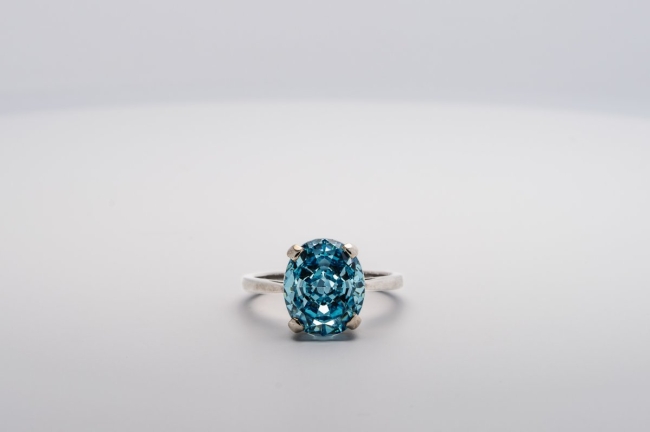 Bague Zircon Bleu de Synthèse Taille Ovale 12 x 10 mm