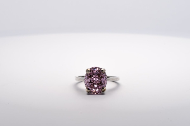 Bague Zircon Rose de Synthèse Taille Ovale 12 x 10 mm