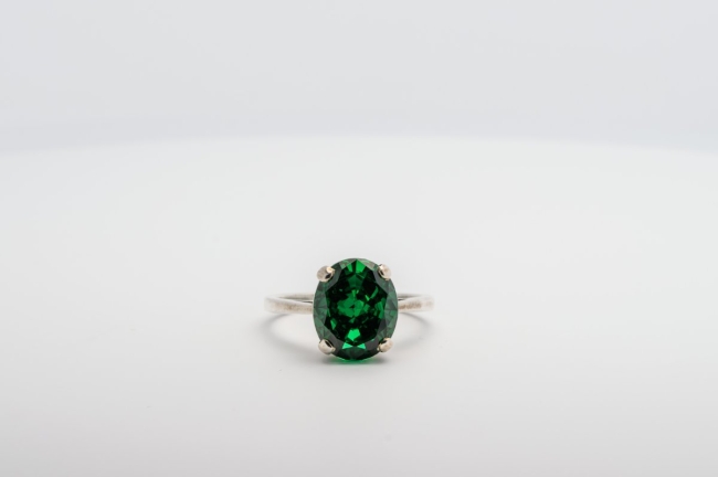 Bague Zircon Vert de Synthèse Taille Ovale 12 x 10 mm