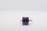 Bague Zircon Violet de Synthèse Taille Emeraude 12 x10 mm