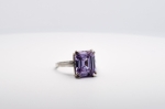 Bague Zircon Violet de Synthèse Taille Emeraude 12 x10 mm